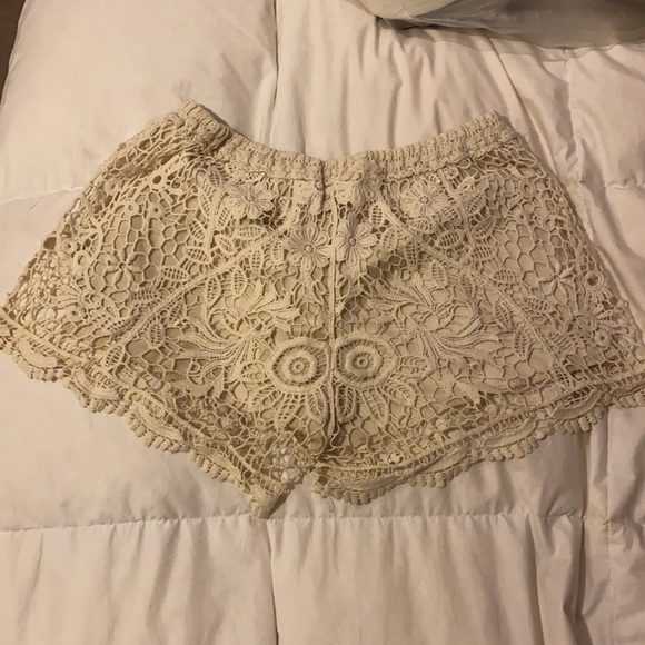 Forever 21 shorts! 🩳 ☺️ - Picture 2 of 2